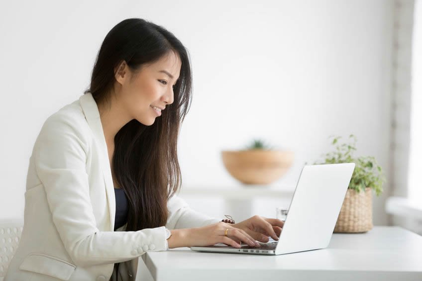 asian_woman_laptop asian woman on laptop